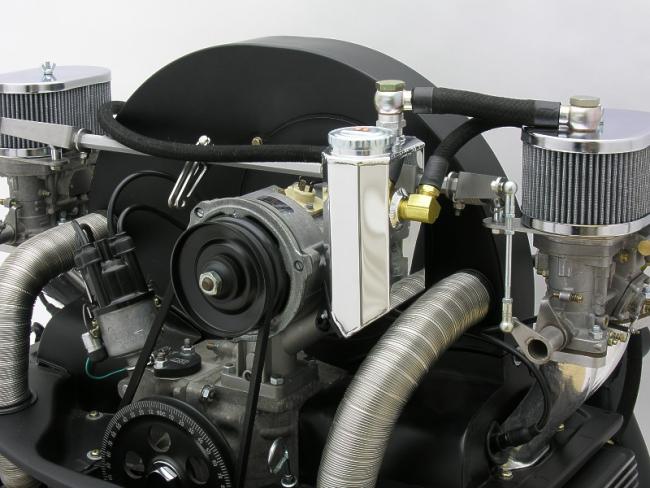 Bild 5 - Entl�ftungsturm Motorgeh�use CSP poliert
